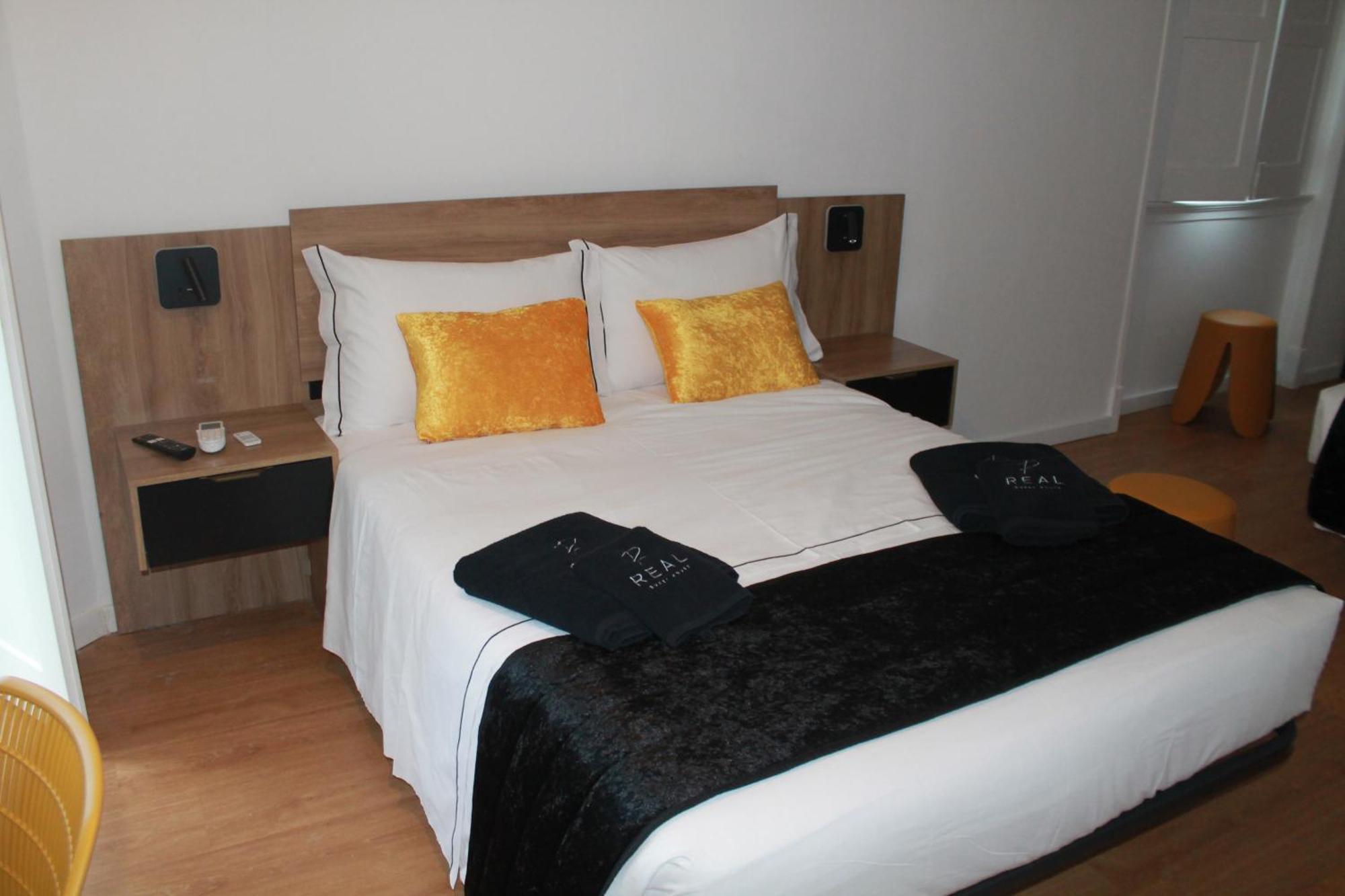 Real Guest House Costa da Caparica Bagian luar foto