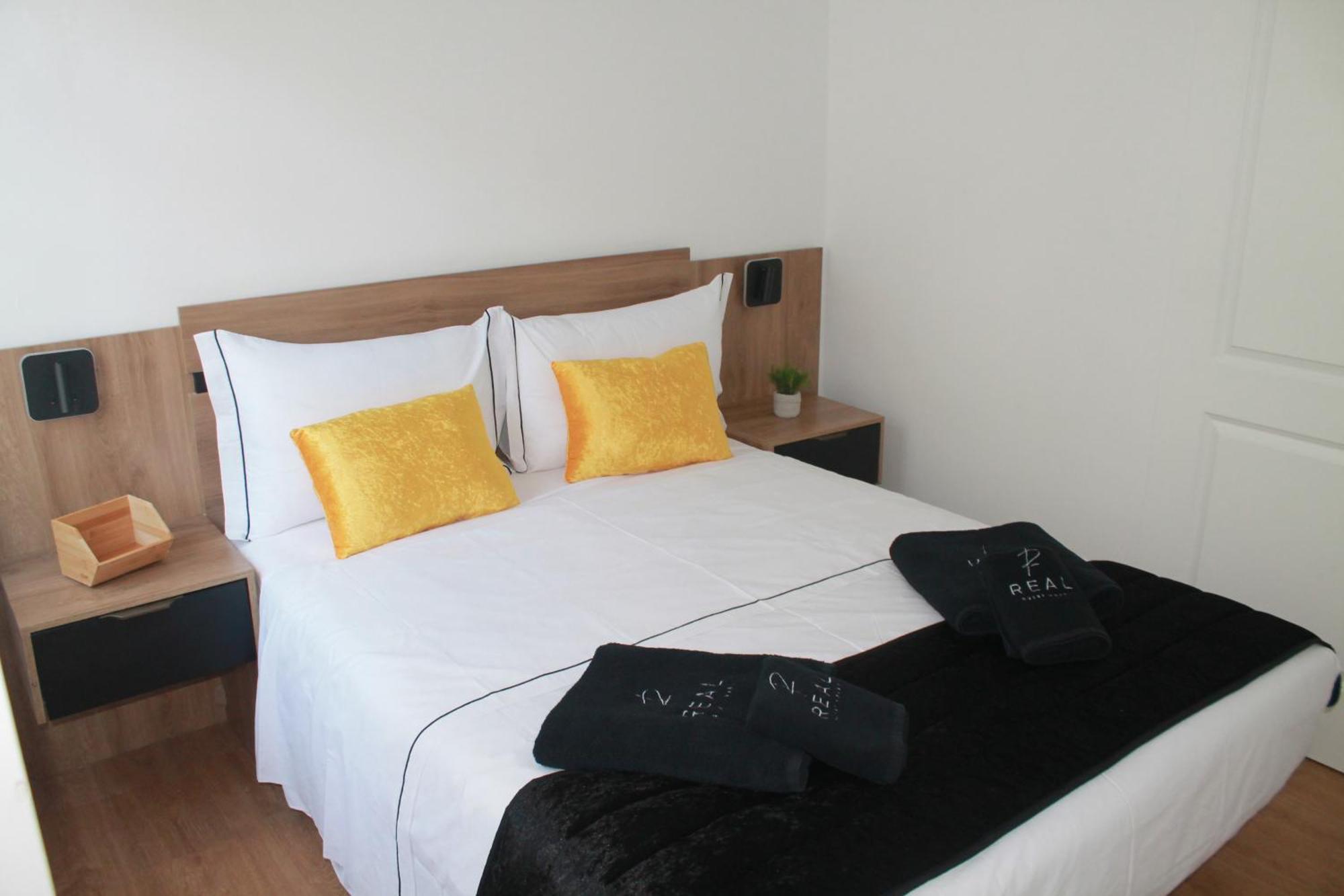Real Guest House Costa da Caparica Bagian luar foto